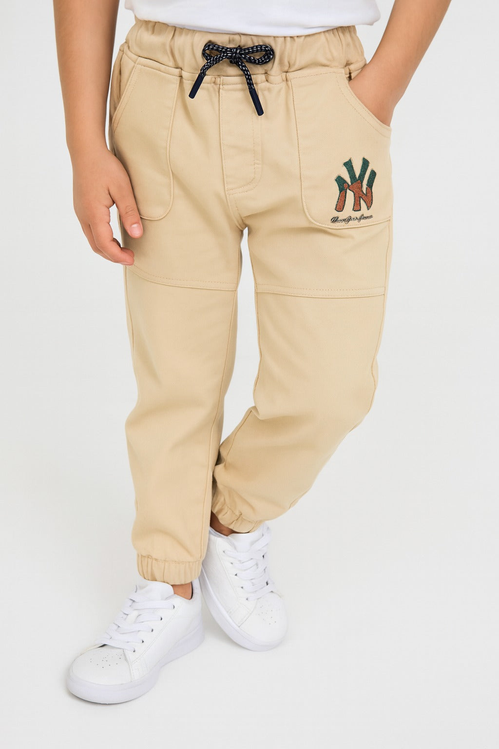 Boys Mid Rise Printed Jogger Fit Jeans