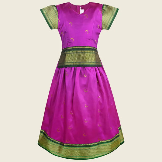 பெண்கள் ஜரி பார்டர் பட்டு பாவாடை செட்