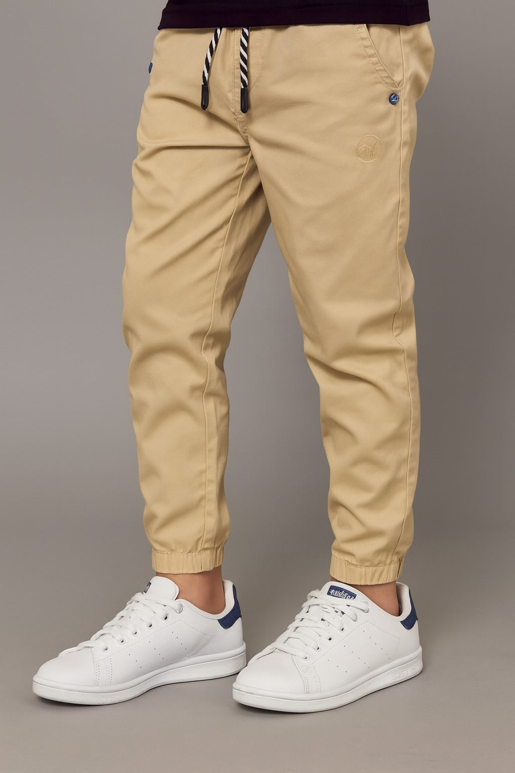 Boys Cotton Solid Tapered Fit Casual Jeans