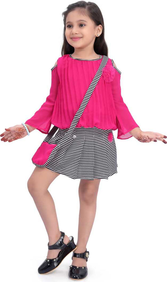 Wish Karo Baby Girls Clothing Set Top with Skirt and Slingbag For Girls (csl265pnk)